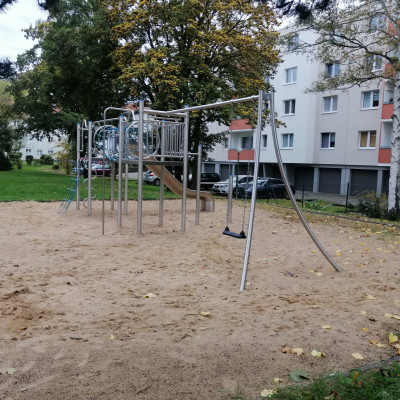 Kletter Gerüst mit Schaukel Kletter Gerüst mit Schaukel